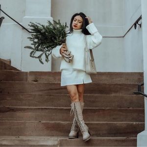 Mini cream  skirt with slit